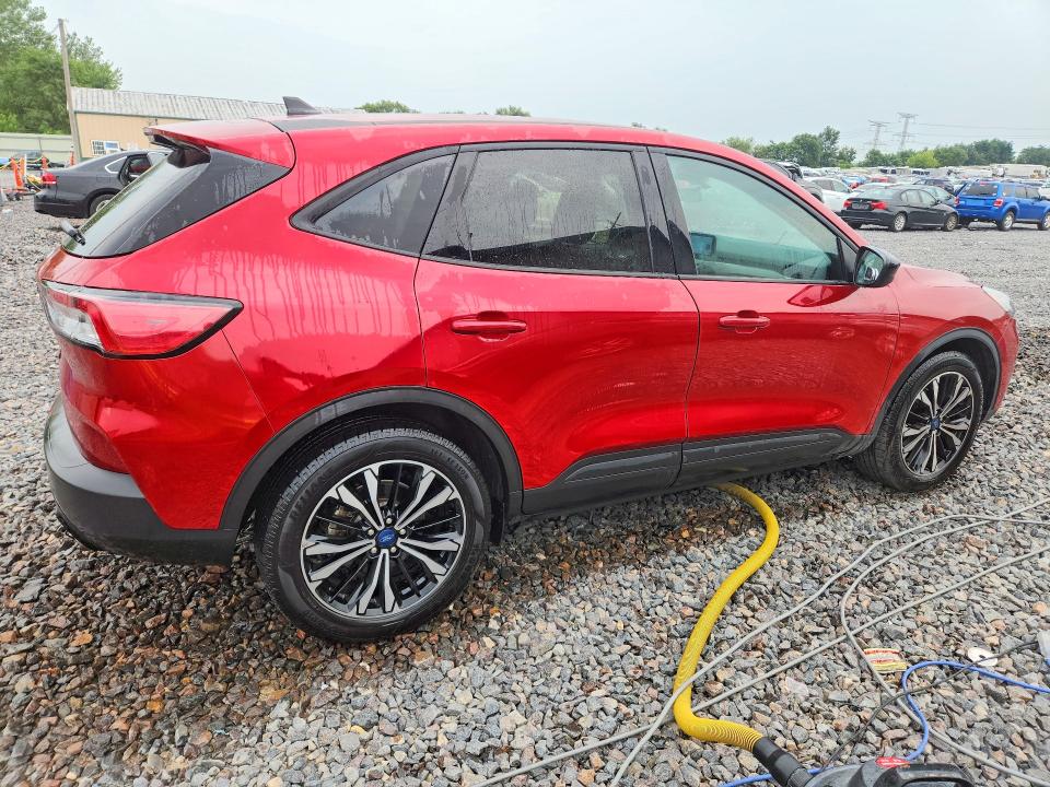 Photo 3 from auction – 2022 FORD ESCAPE with VIN 1FMCU0G68NUA11982