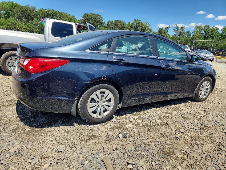 Photo 3 from auction – 2012 HYUNDAI SONATA with VIN 5NPEB4AC8CH486175