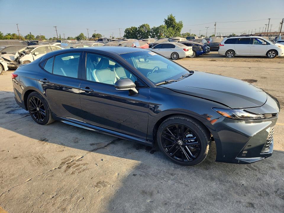 Photo 4 from auction – 2025 TOYOTA CAMRY with VIN 4T1DAACK2SU183913