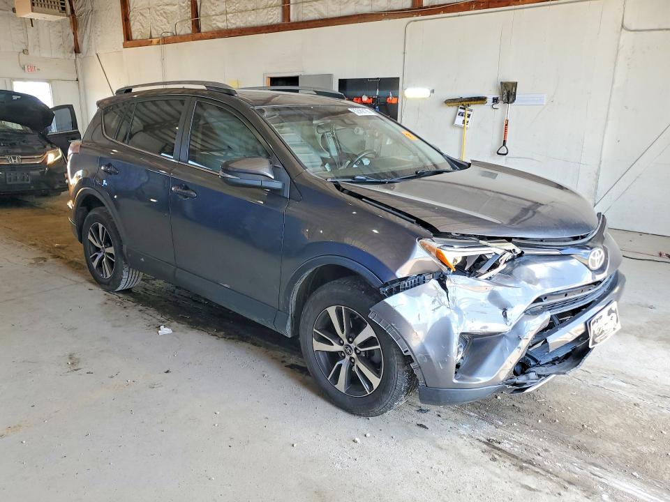 Photo 4 from auction – 2017 TOYOTA RAV4 with VIN JTMWFREV0HJ123305