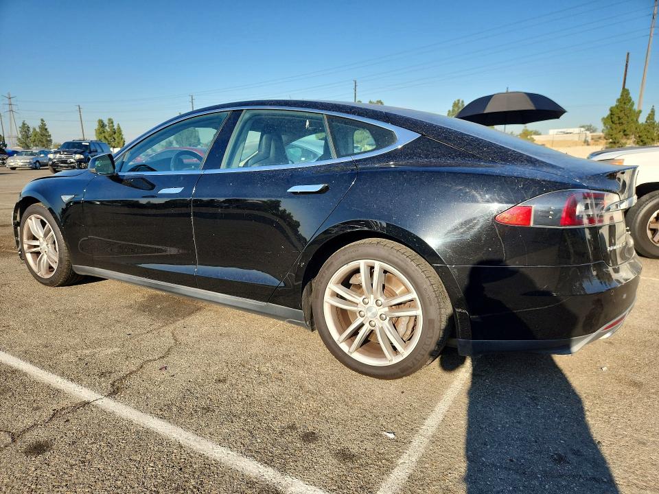 Photo 2 from auction – 2014 TESLA MODEL S with VIN 5YJSA1S15EFP44526