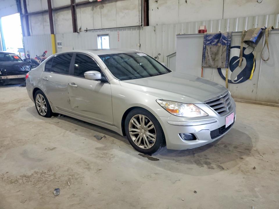 Photo 4 from auction – 2010 HYUNDAI GENESIS with VIN KMHGC4DE8AU093987