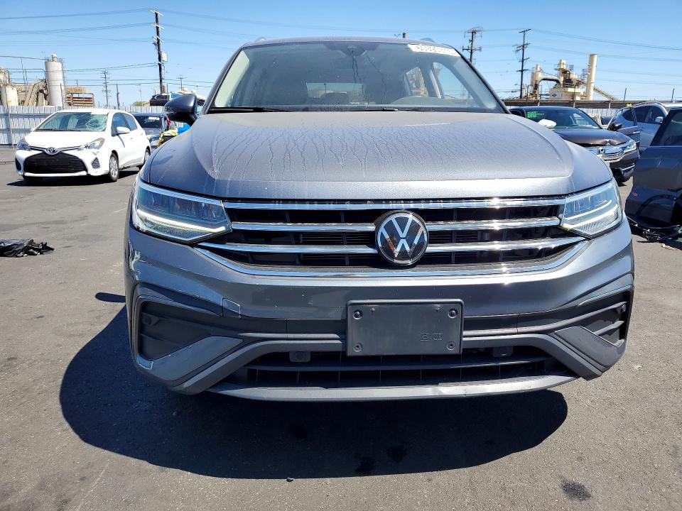 Photo 5 from auction – 2024 VOLKSWAGEN TIGUAN with VIN 3VVNB7AX2RM086069