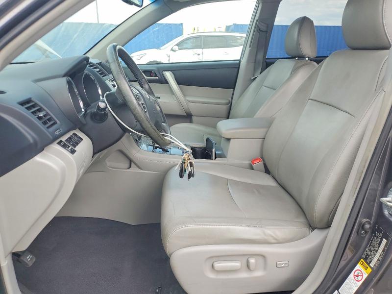 Photo 7 from auction – 2013 TOYOTA HIGHLANDER with VIN 5TDBK3EH5DS222460
