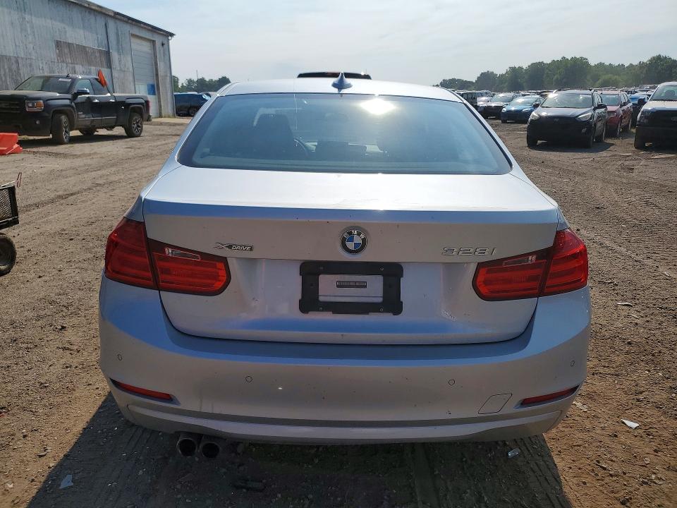Фото 6 с аукциона – 2015 BMW 328 с VIN WBA3B3G59FNR87409