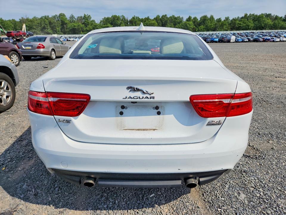 Photo 6 from auction – 2018 JAGUAR XE with VIN SAJAJ4FX8JCP37610