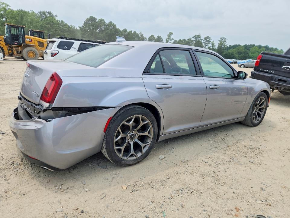 Photo 3 from auction – 2016 CHRYSLER 300 with VIN 2C3CCABG3GH348941