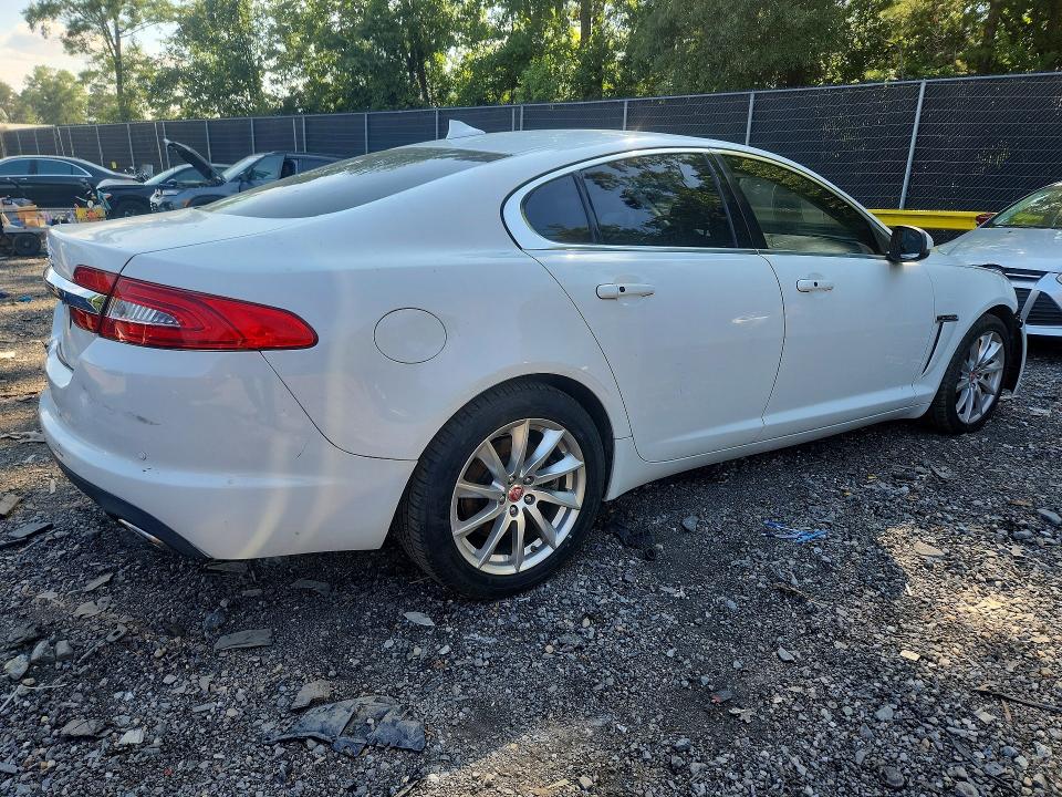 Photo 3 from auction – 2015 JAGUAR XF with VIN SAJWA0FS5FPU58926
