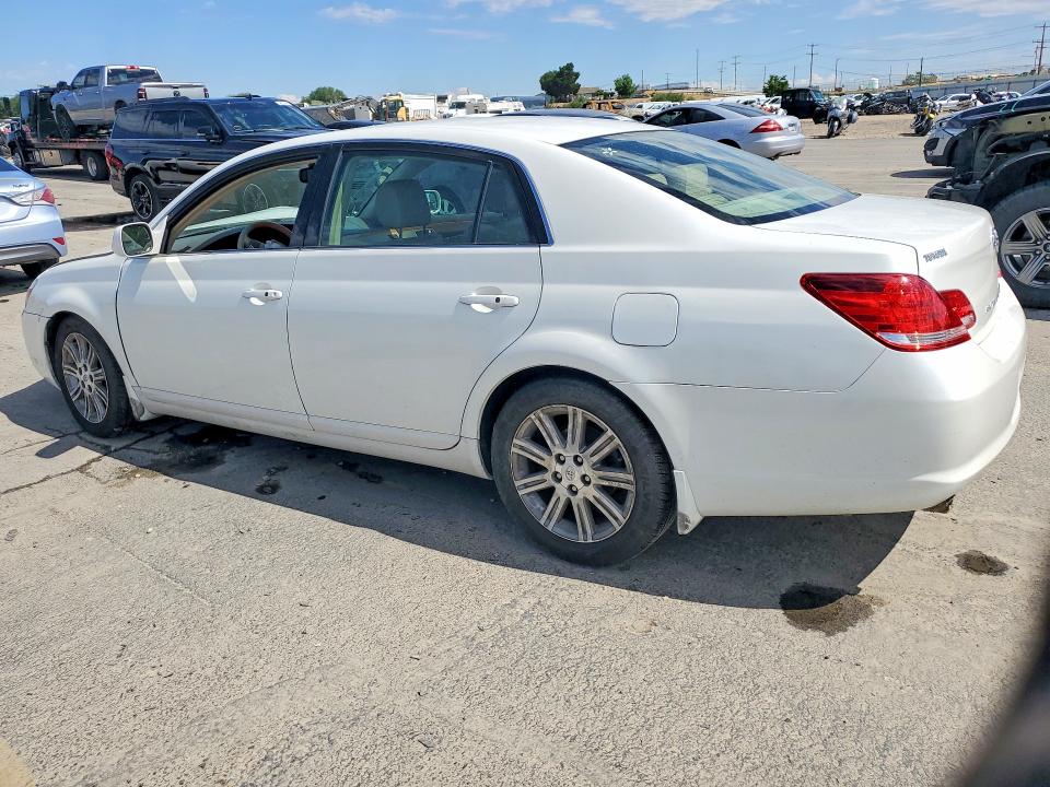 Photo 2 from auction – 2005 TOYOTA AVALON with VIN 4T1BK36B75U016365