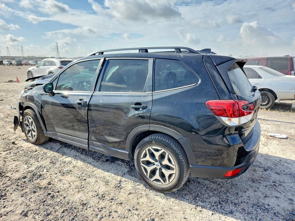 Photo 2 from auction – 2022 SUBARU FORESTER with VIN JF2SKADC1NH433060