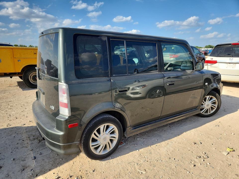 Photo 3 from auction – 2005 SCION XB with VIN JTLKT324550178127