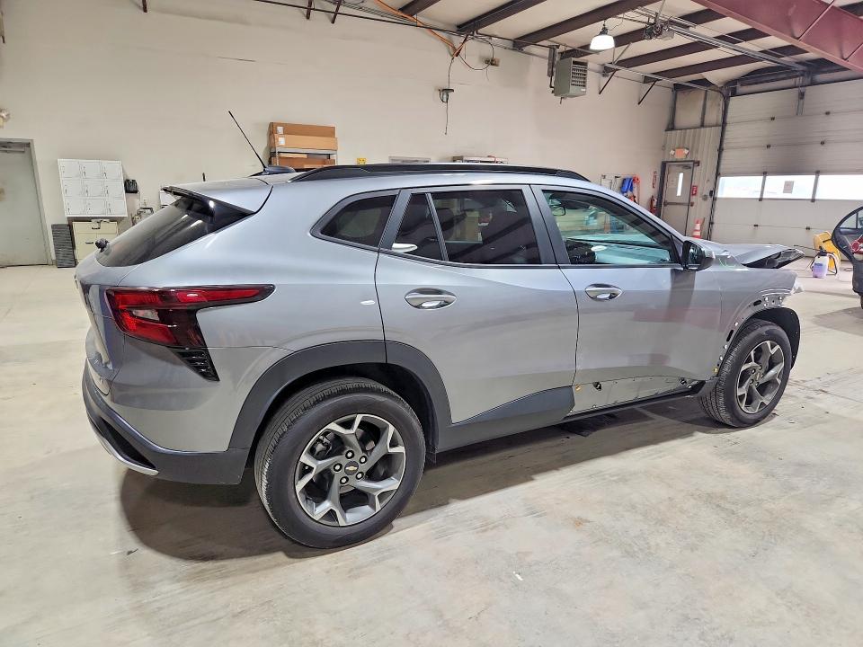 Photo 3 from auction – 2025 CHEVROLET TRAX with VIN KL77LHEP8SC192339