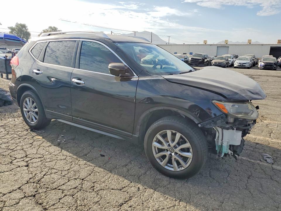 Photo 4 from auction – 2017 NISSAN ROGUE with VIN JN8AT2MT9HW143148