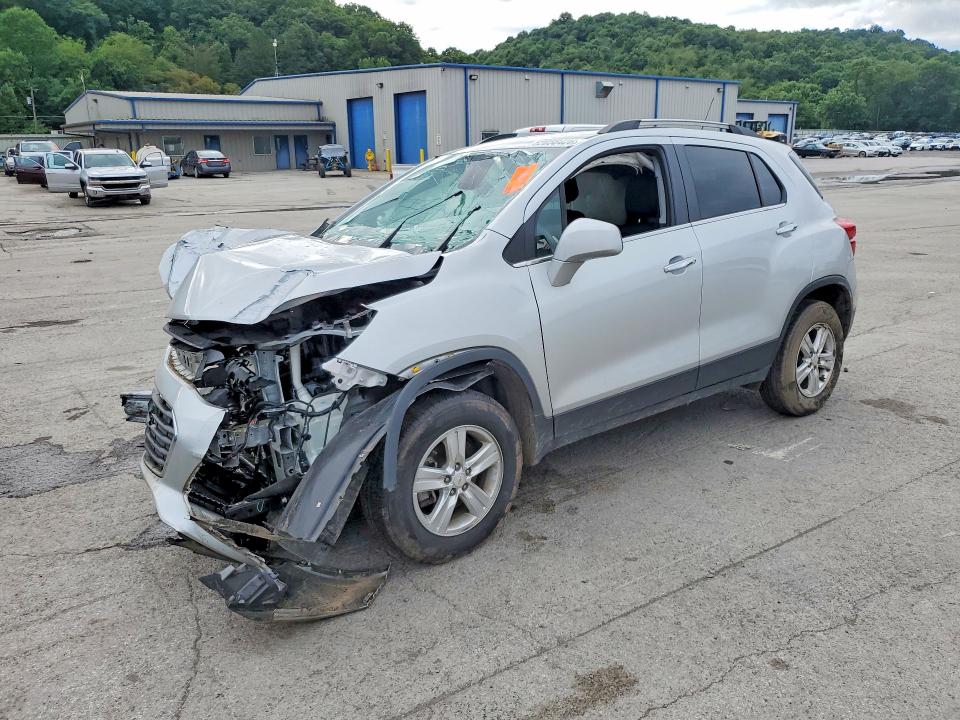 CHEVROLET TRAX 2020 with VIN KL7CJLSB0LB006400 - Photo from auction