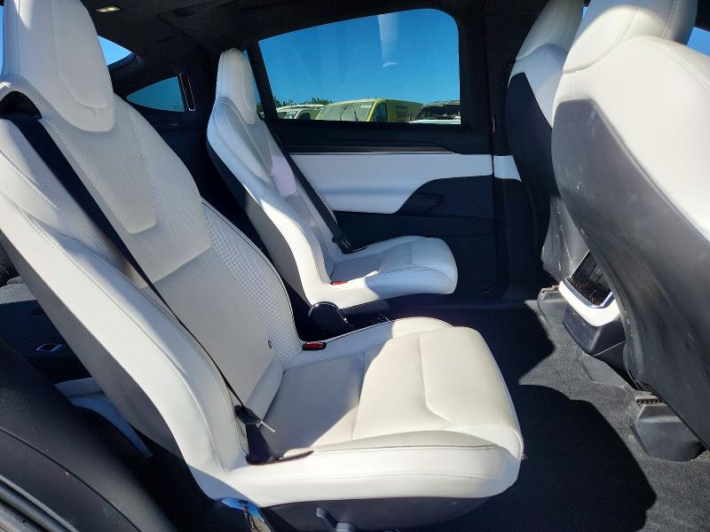 Photo 11 from auction – 2022 TESLA MODEL X with VIN 7SAXCBE61NF357357