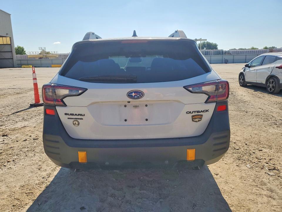 Photo 6 from auction – 2022 SUBARU OUTBACK with VIN 4S4BTGUD3N3217629