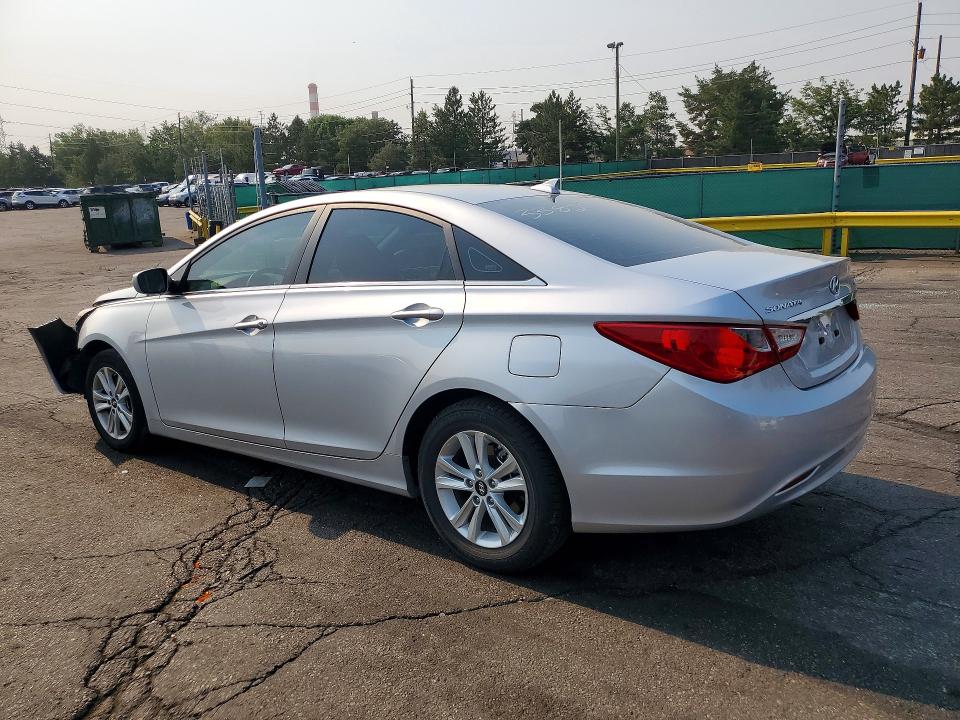 Photo 2 from auction – 2012 HYUNDAI SONATA with VIN 5NPEB4AC7CH376153