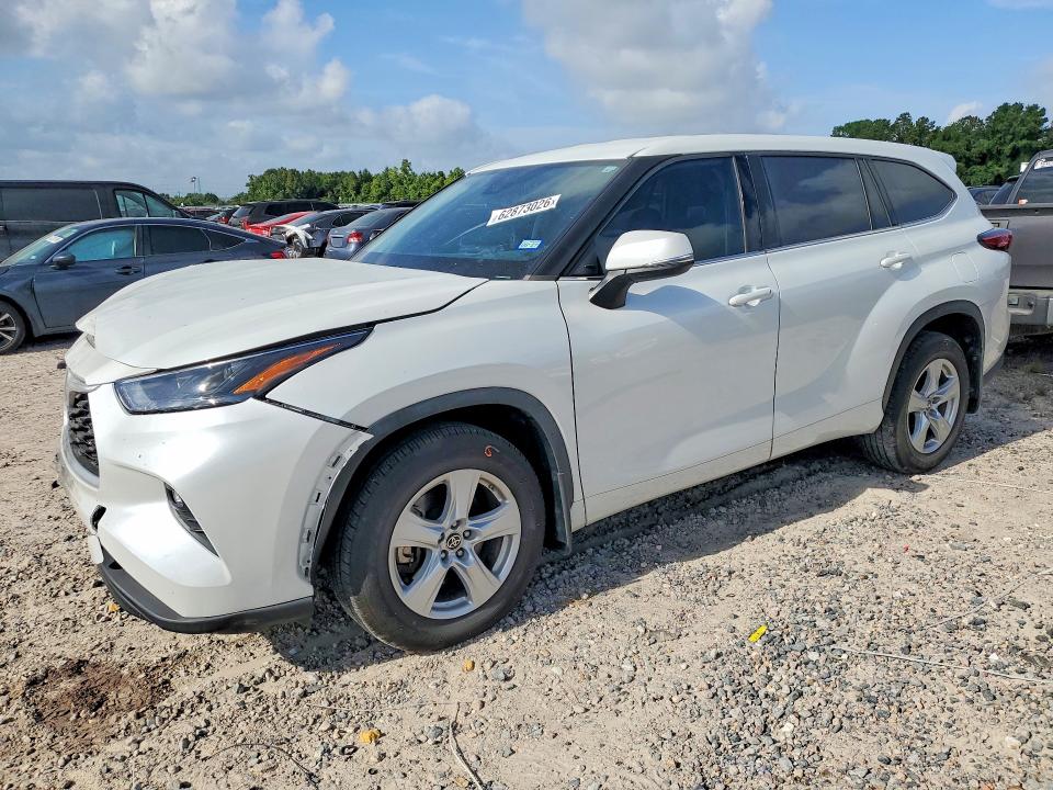 TOYOTA HIGHLANDER 2022 مع رقم تعريف المركبة 5TDZZRAH8NS552114 - صورة من المزاد