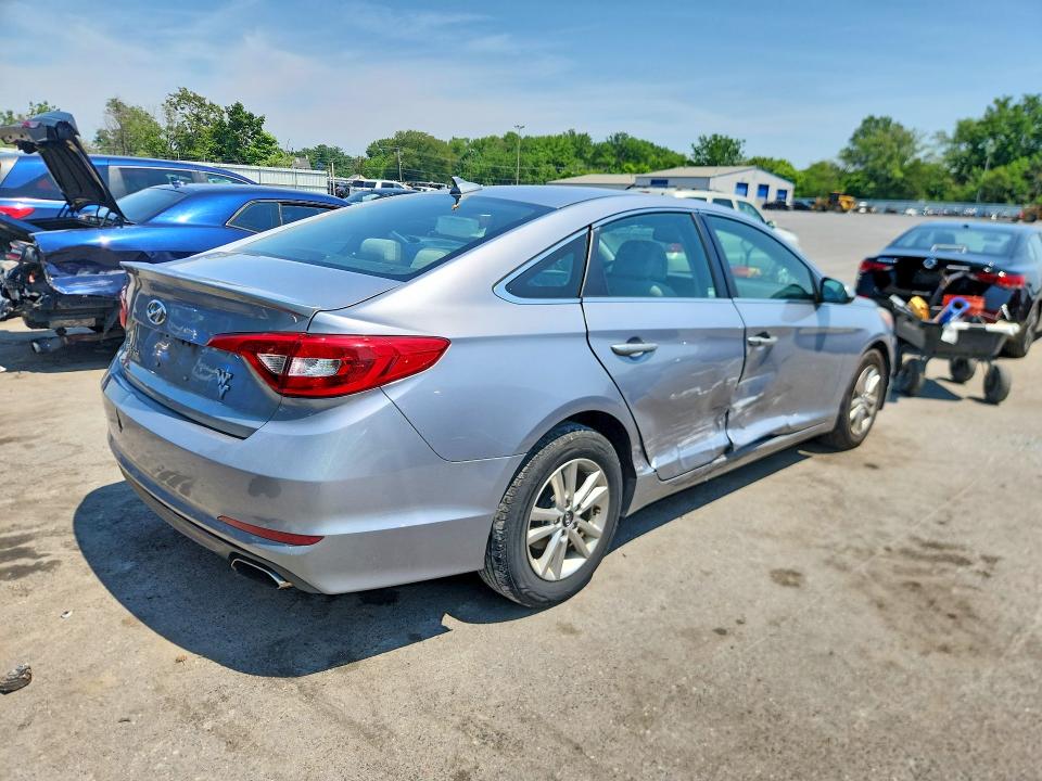 Photo 3 from auction – 2016 HYUNDAI SONATA with VIN 5NPE24AF3GH354814