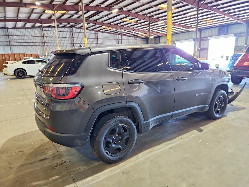 Photo 3 from auction – 2018 JEEP COMPASS with VIN 3C4NJDAB0JT177176