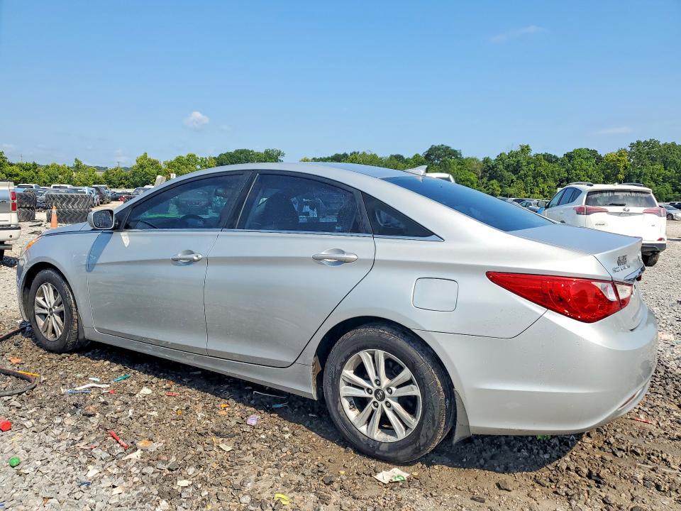 Photo 2 from auction – 2013 HYUNDAI SONATA with VIN 5NPEB4AC2DH797683
