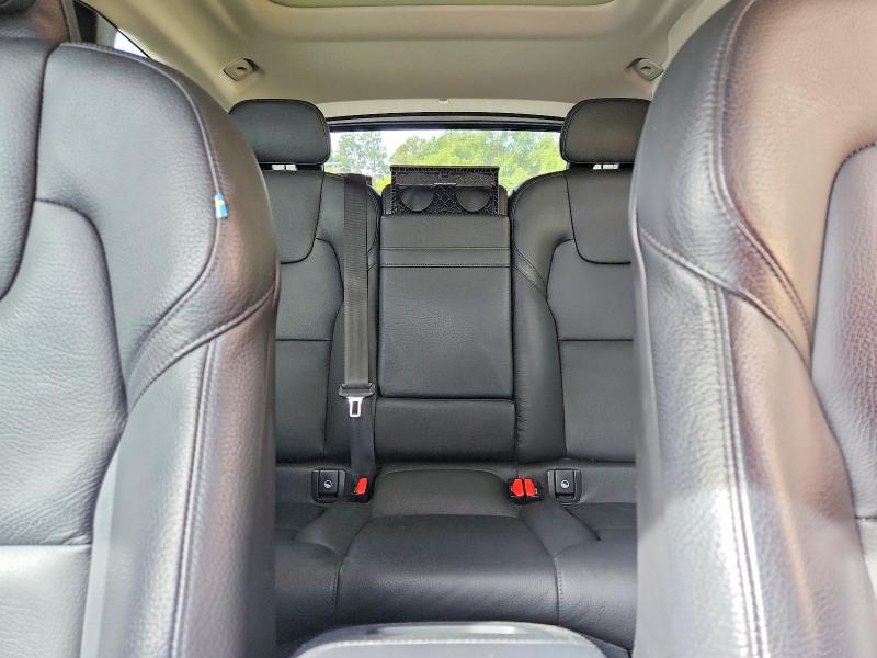 صورة رقم 10 من المزاد - 2021 VOLVO XC60 مع VIN YV4102DK4M1759968