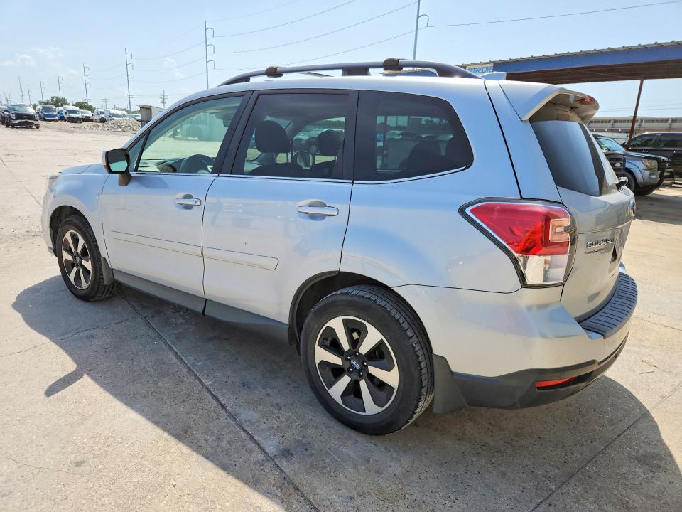 Photo 2 from auction – 2017 SUBARU FORESTER with VIN JF2SJARC6HH591393