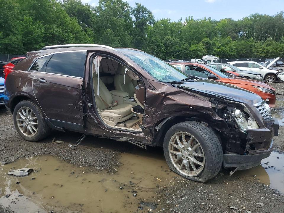 Photo 4 from auction – 2015 CADILLAC SRX with VIN 3GYFNFE37FS530074