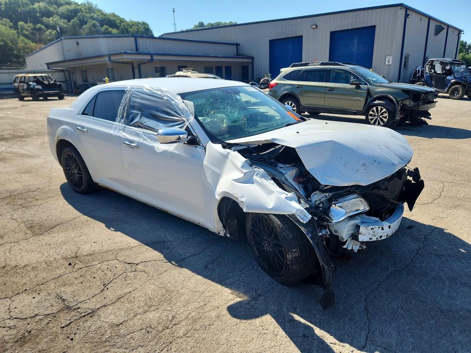 Foto 4 de la subasta – 2014 CHRYSLER 300C con VIN 2C3CCAKGXEH260403