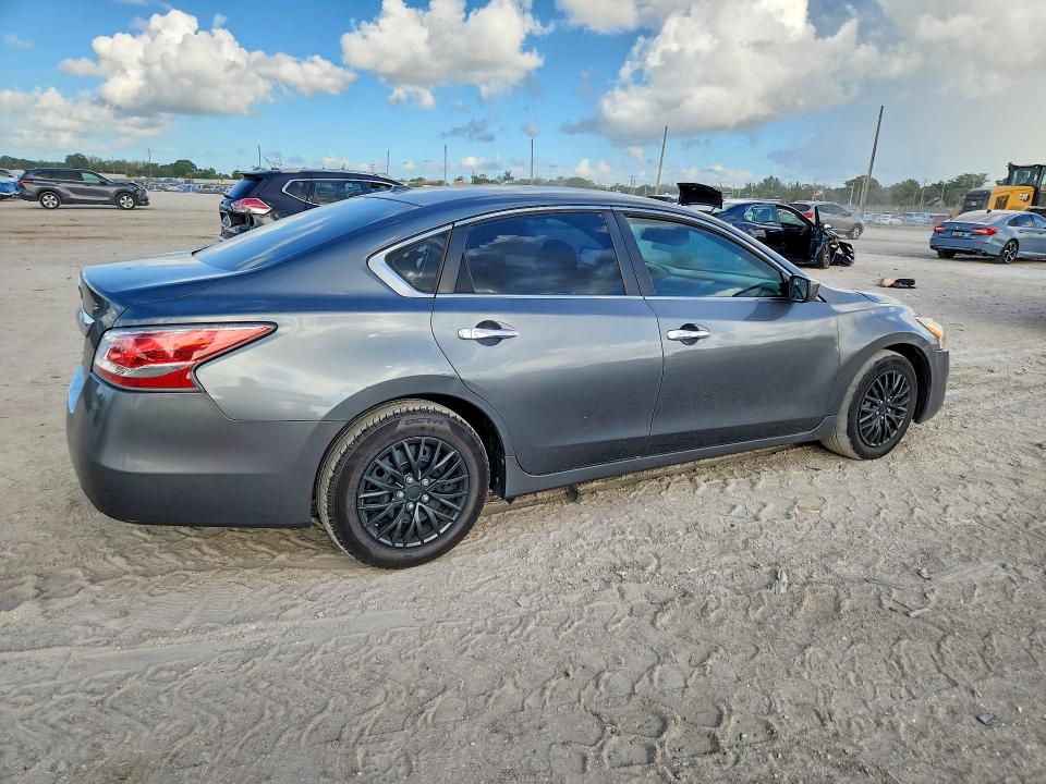 Photo 3 from auction – 2015 NISSAN ALTIMA with VIN 1N4AL3AP1FN355396