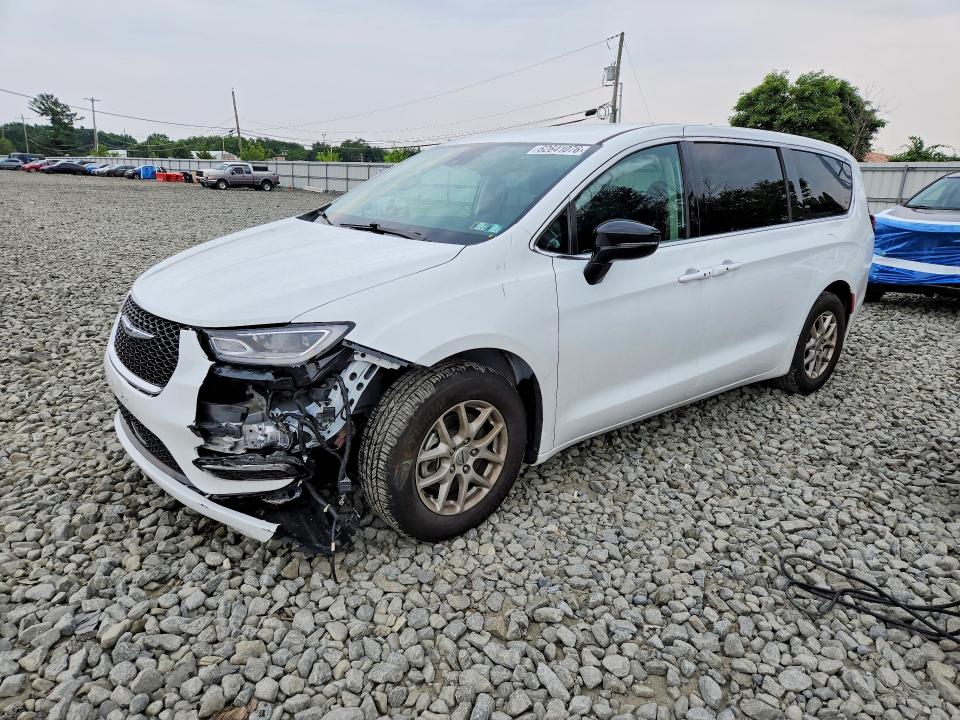 CHRYSLER PACIFICA 2024 with VIN 2C4RC1BG0RR119975 - Photo from auction