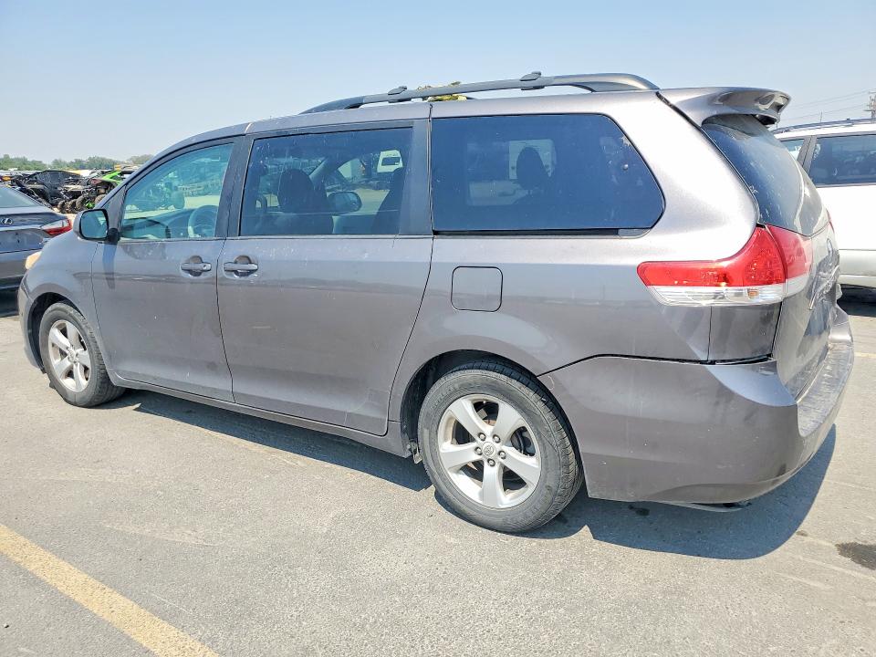 Photo 2 from auction – 2011 TOYOTA SIENNA with VIN 5TDKK3DC8BS066515