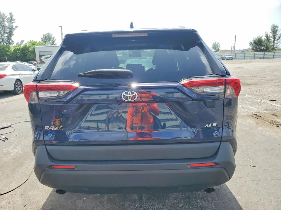 Photo 6 from auction – 2023 TOYOTA RAV4 with VIN 2T3W1RFV3PW267623