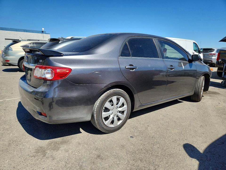 Photo 3 from auction – 2013 TOYOTA COROLLA with VIN JTDBU4EE4DJ115743