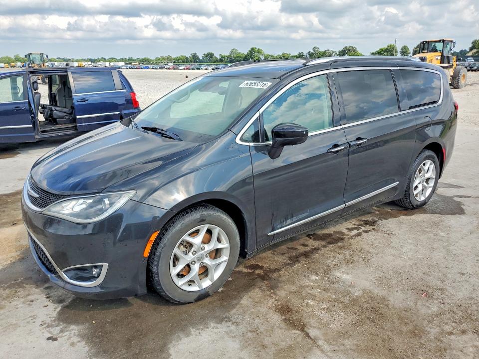 CHRYSLER PACIFICA 2017 with VIN 2C4RC1EG2HR543054 - Photo from auction
