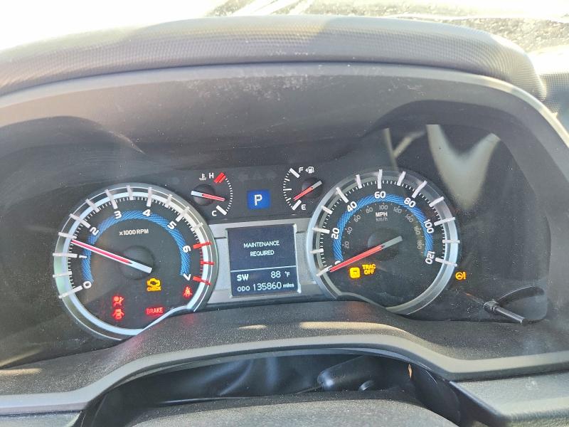 Photo 9 from auction – 2018 TOYOTA 4RUNNER with VIN JTEBU5JR9J5493104