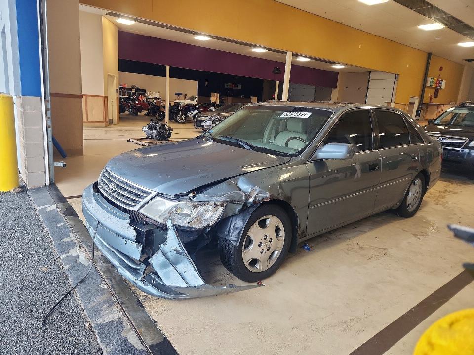 TOYOTA AVALON 2004 with VIN 4T1BF28B84U372737 - Photo from auction