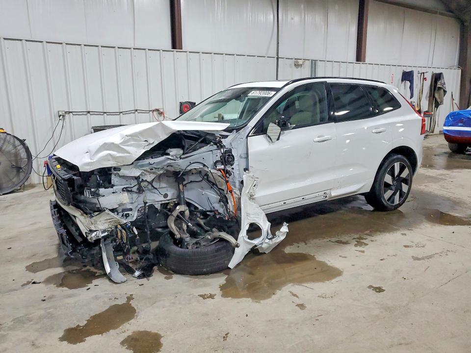 VOLVO XC60 2025 with VIN YV4H60RC2S1109360 - Photo from auction