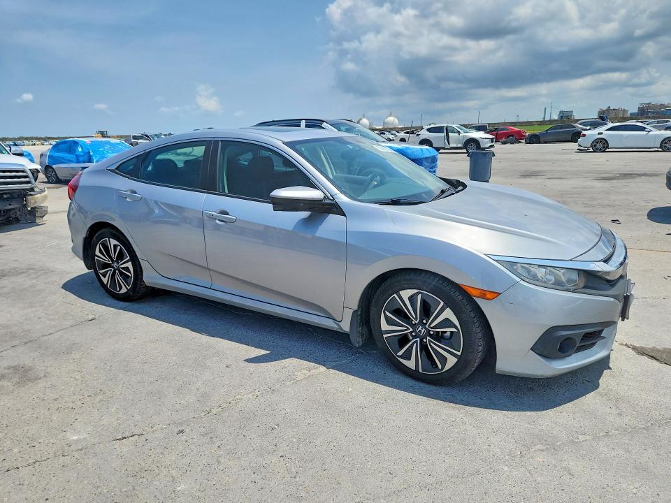 Photo 4 from auction – 2016 HONDA CIVIC with VIN 19XFC1F30GE004222