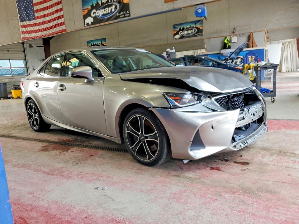 Photo 4 from auction – 2019 LEXUS IS with VIN JTHC81D25K5035550