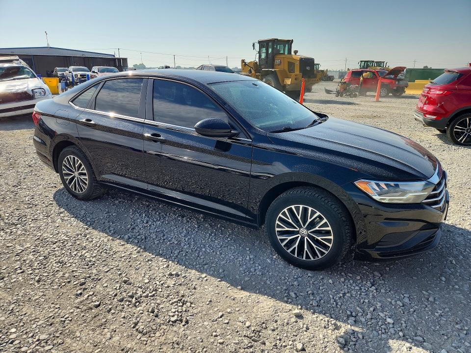 Photo 4 from auction – 2020 VOLKSWAGEN JETTA with VIN 3VWCB7BU0LM049181