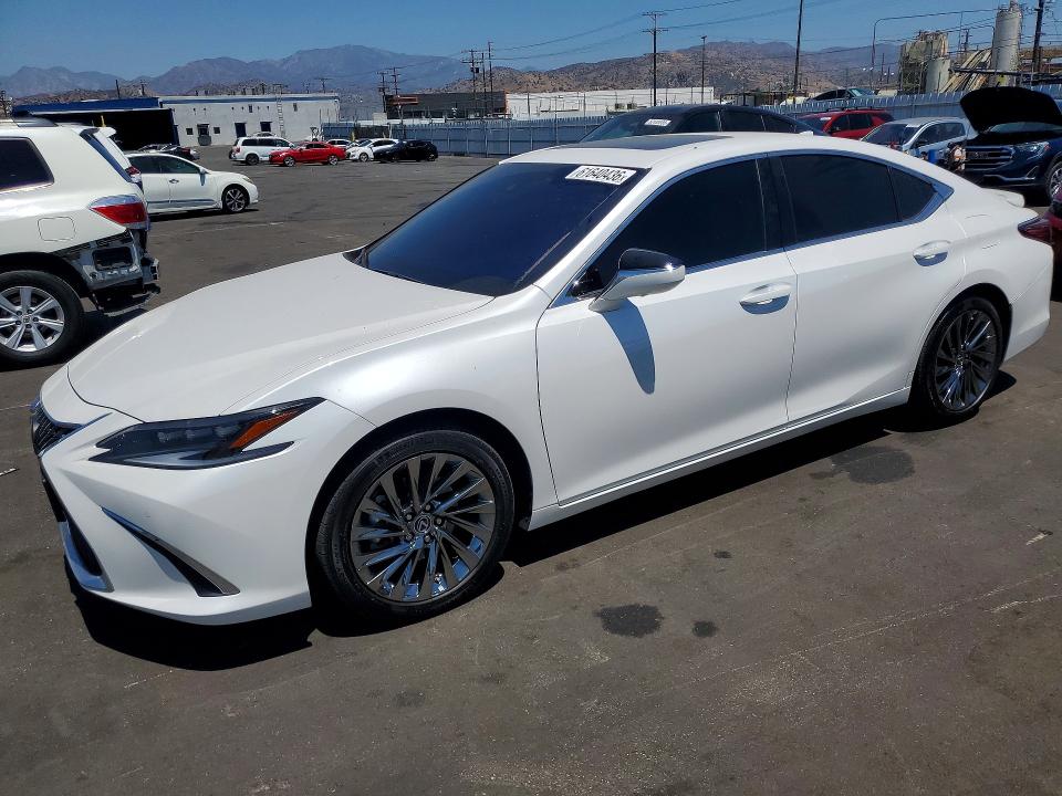 LEXUS ES 300H 2025 z numerem VIN 58AEA1C11SU073410 - Zdjęcie z aukcji