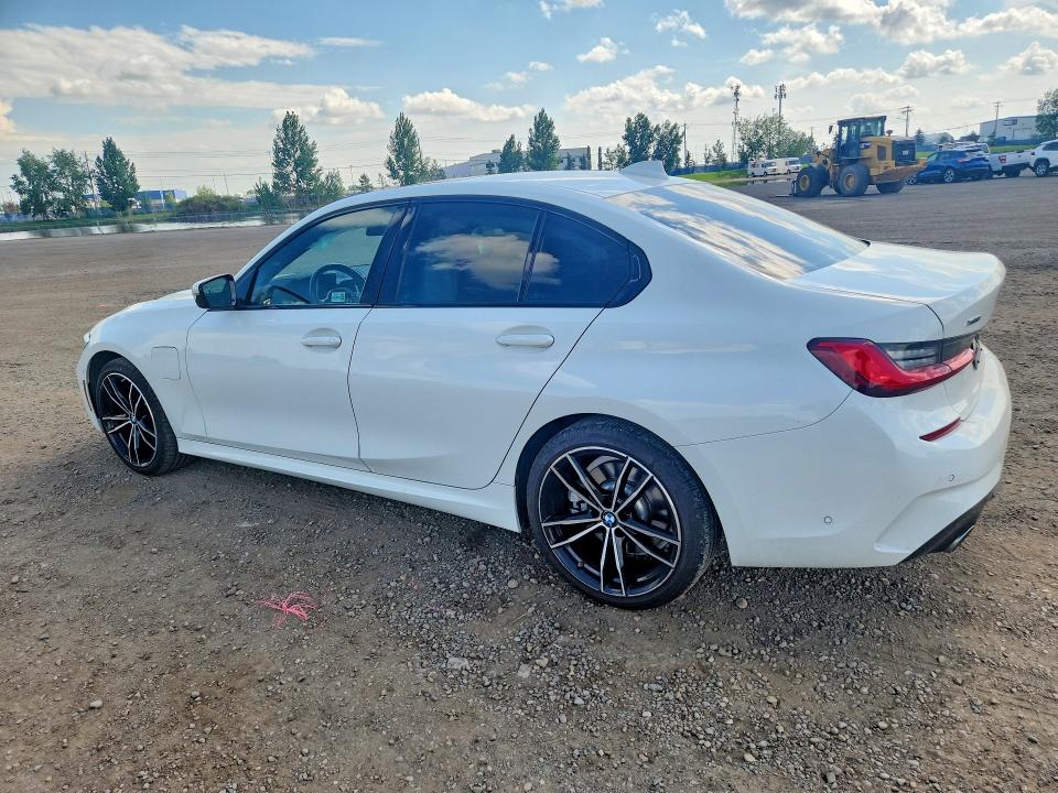 Photo 2 from auction – 2021 BMW 330XE with VIN 3MW5P9J07M8B89162