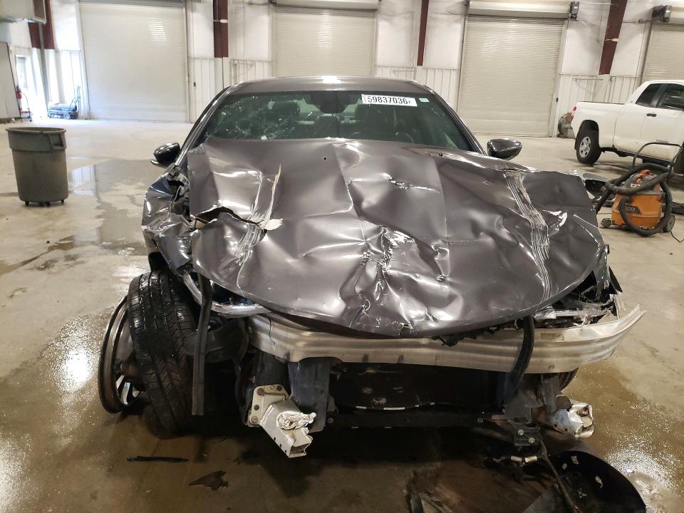 Foto 5 de la subasta – 2015 CHRYSLER 200 con VIN 1C3CCCBB7FN573160