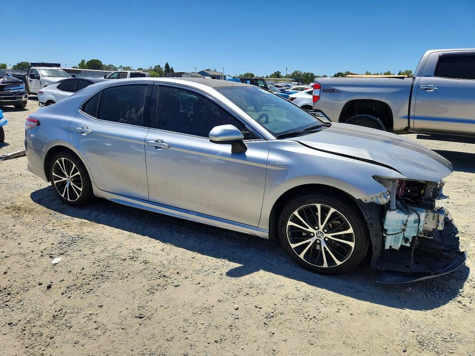 Photo 4 from auction – 2020 TOYOTA CAMRY with VIN 4T1G31AK2LU013112