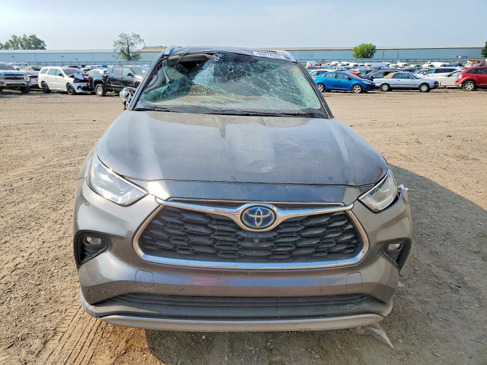 Photo 5 from auction – 2021 TOYOTA HIGHLANDER with VIN 5TDEBRCH6MS031228