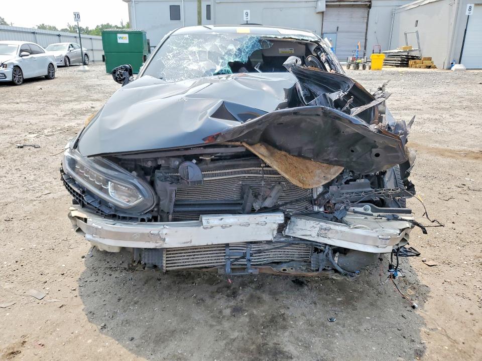 Photo 5 from auction – 2019 HONDA ACCORD with VIN 1HGCV1F41KA136263