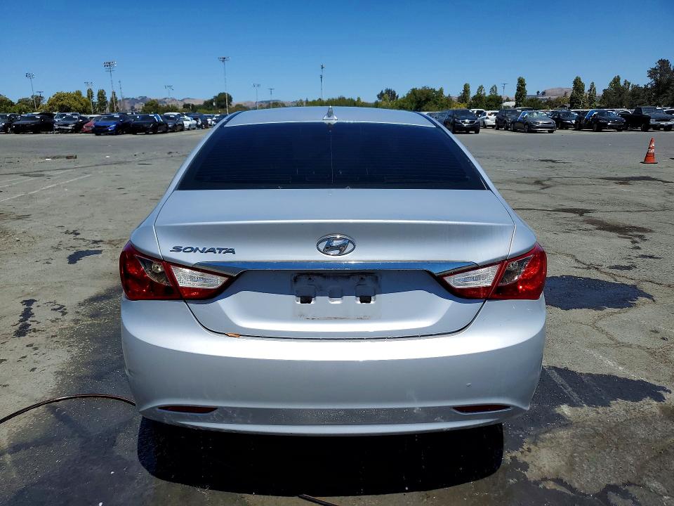 Zdjęcie 6 z aukcji – 2011 HYUNDAI SONATA z VIN 5NPEB4AC9BH015876