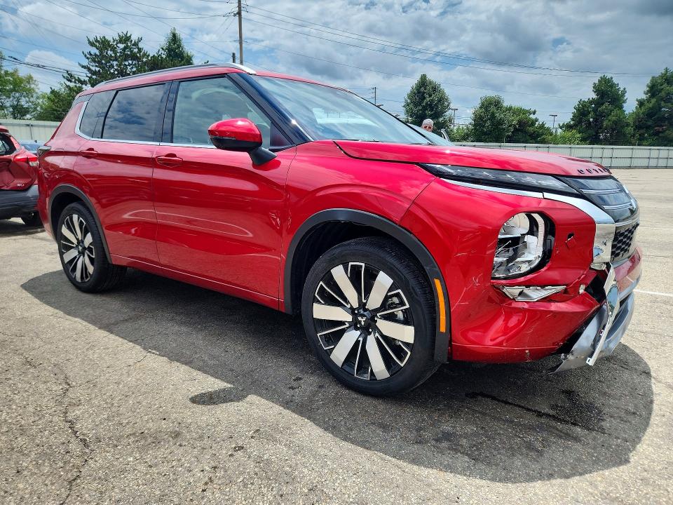 Photo 4 from auction – 2026 MITSUBISHI OUTLANDER with VIN JA4J4WAB5TZ012876