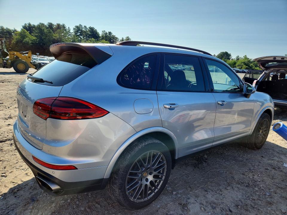 Photo 3 from auction – 2018 PORSCHE CAYENNE with VIN WP1AA2A21JKA05113